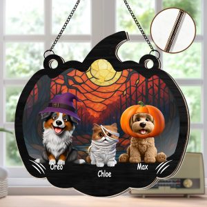 Personalized Haunted Home Pet Sign with Names, Pumpkin-Shaped Halloween Door Hanger, Custom Wooden Welcome Decor, Spooky Gift for Dog & Cat Lovers, Front Door Sign-SAWW-XS3KH