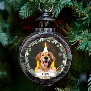 Personalized Dog Photo Ornament with Custom Name Vintage Lantern Christmas Keepsake Eucalyptus Wreath Style Holiday Gift for Pet Owners Dog Lovers Tree Decoration ZYHU0