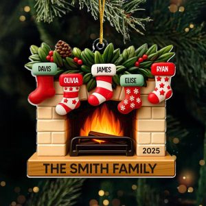 Personalized Family Fireplace Ornament with Stocking Names, Layered Acrylic Christmas Keepsake, Holiday Gift for Family of 5, Christmas Tree Decoration 2025
