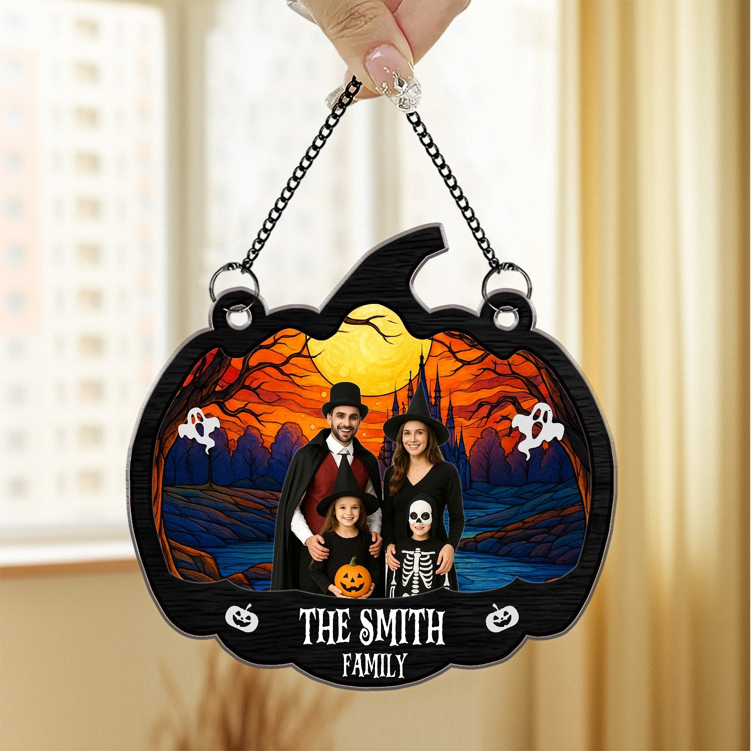 Personalized Family Photo & Name Halloween Sign, Pumpkin-Shaped Door Hanger, Layered Wooden Welcome Decor, Spooky Season Gift for Family, Haunted House Front Door Sign