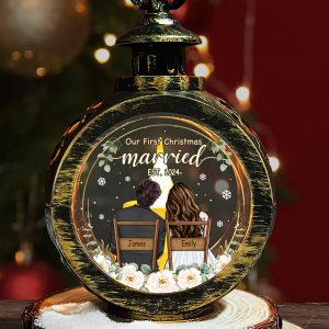 Personalized Our First Christmas Married Lantern with Custom Names Year Vintage Style LED Light Keepsake Wedding Christmas Gift for Newlyweds 1KMOE