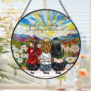 Personalized Sisters Suncatcher with Custom Names True Friendship Round Window Hanging Stained Glass Effect Birthday Gift for Women Best Friends Daisy Field Keepsake XZDS4